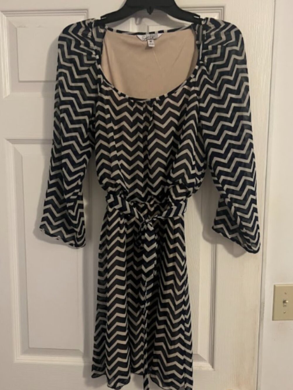 Speechless Chevron Dress Lined Size M Belt button up sleeve figure flattering